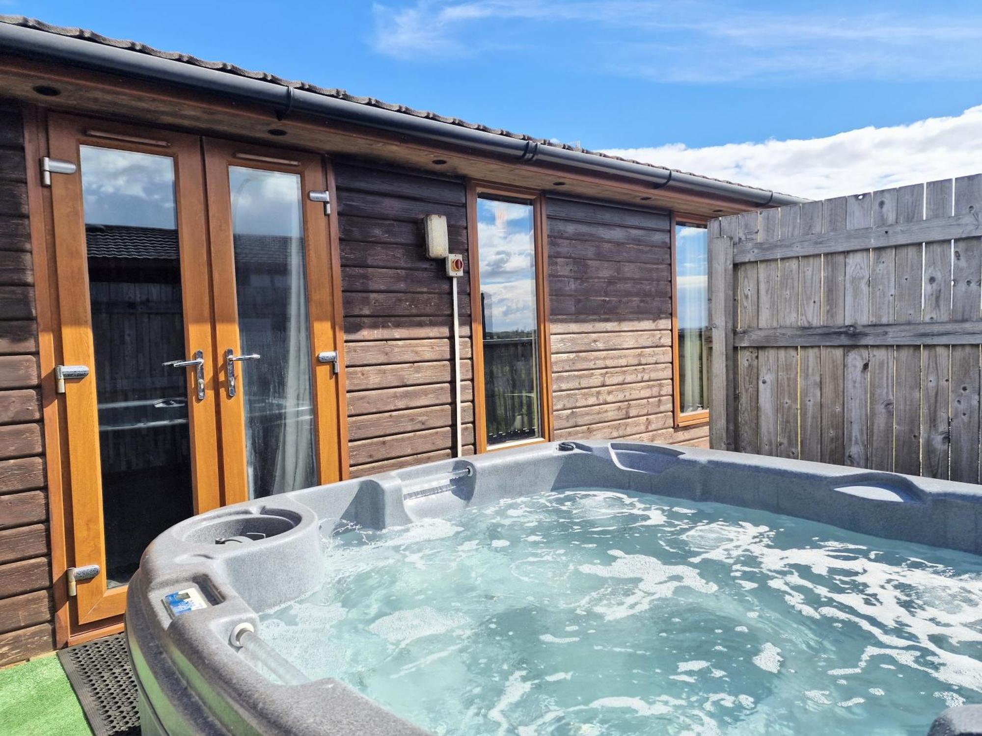 Willa Cleish 7 With Private Hot Tub - Fife - Loch Leven - Lomond Hills - Pet Friendly Kelty Zewnętrze zdjęcie