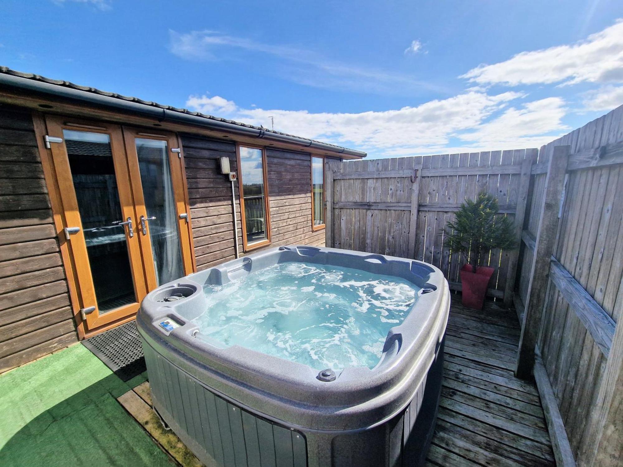 Willa Cleish 7 With Private Hot Tub - Fife - Loch Leven - Lomond Hills - Pet Friendly Kelty Zewnętrze zdjęcie