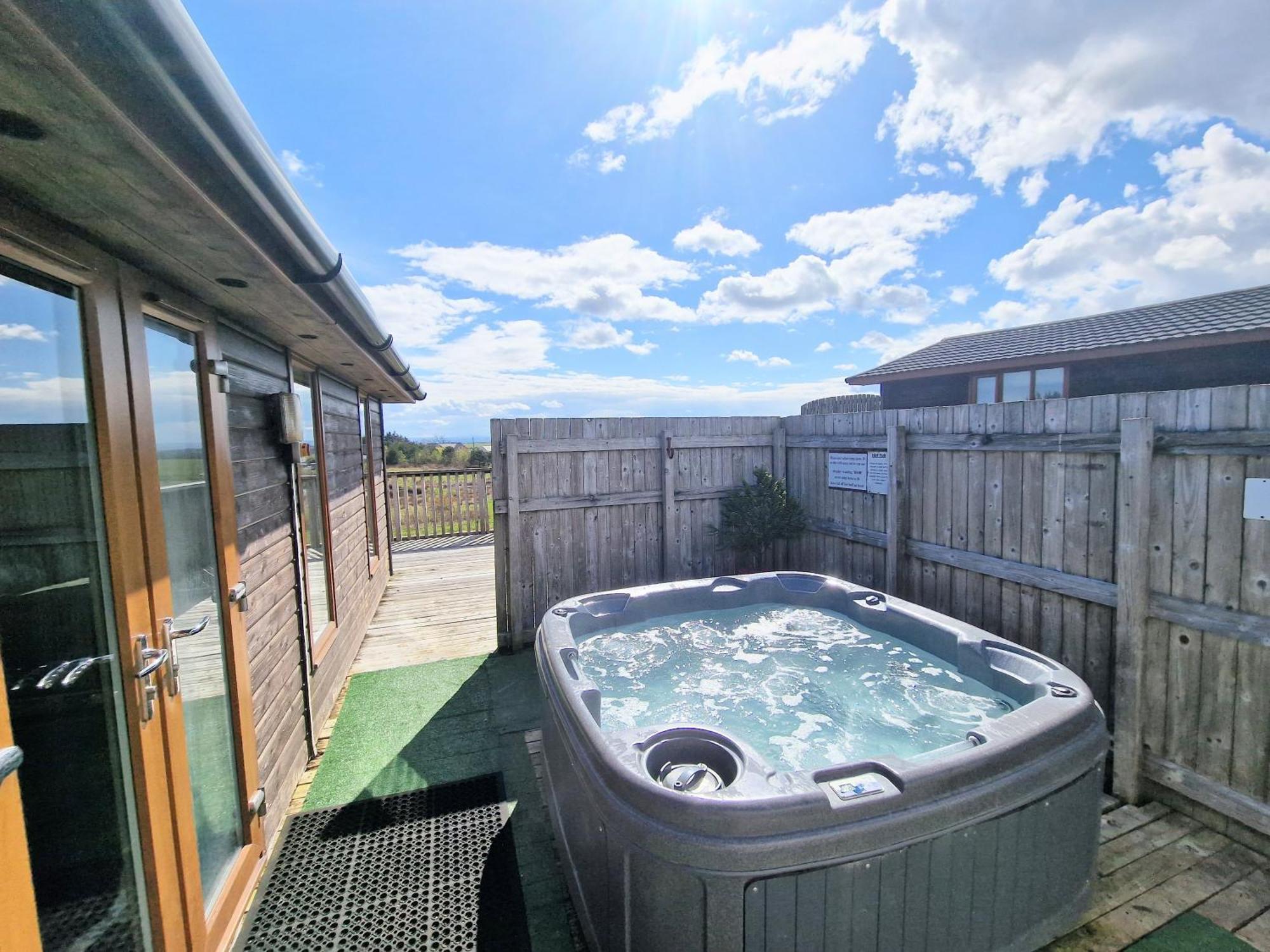 Willa Cleish 7 With Private Hot Tub - Fife - Loch Leven - Lomond Hills - Pet Friendly Kelty Zewnętrze zdjęcie