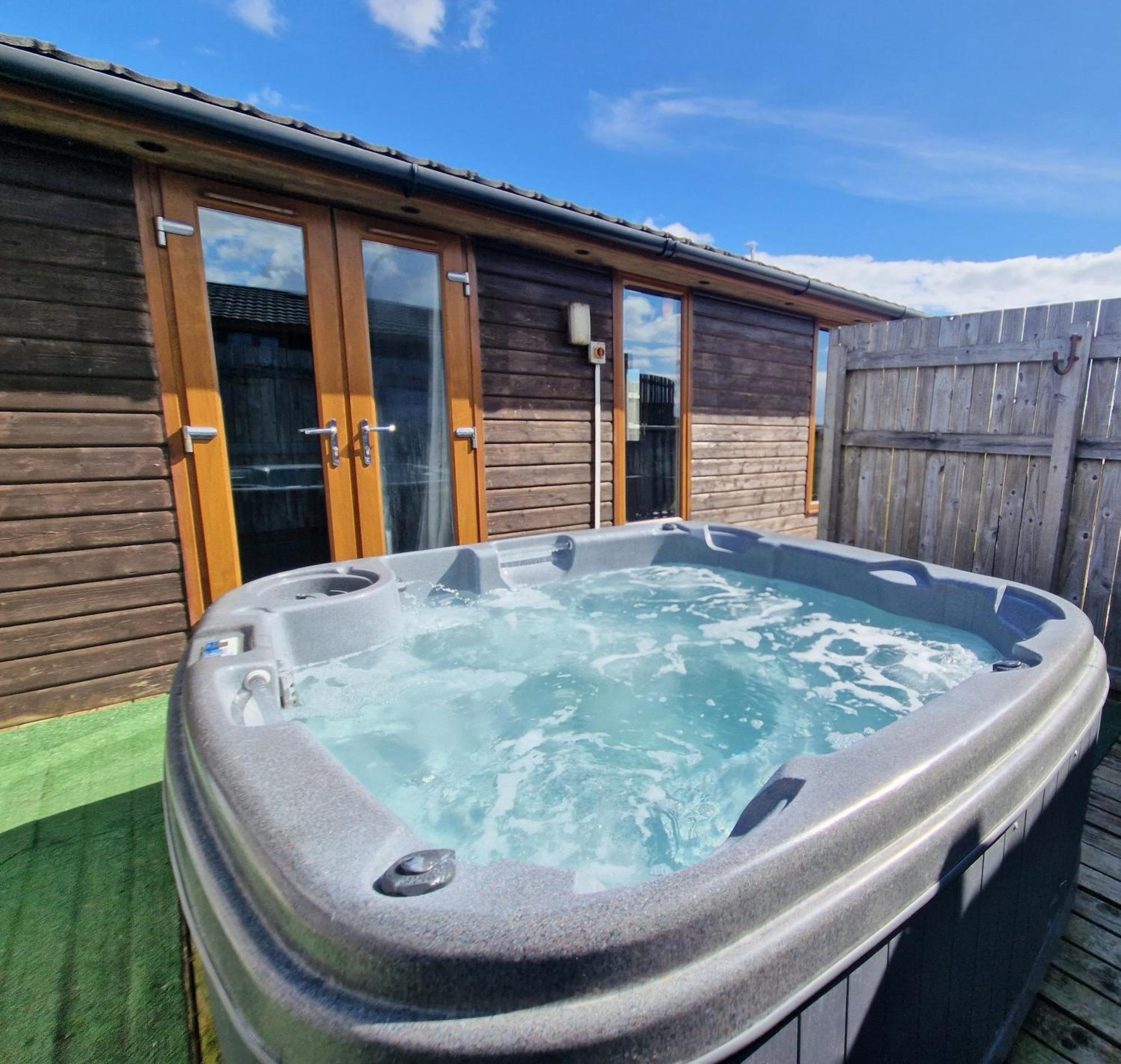 Willa Cleish 7 With Private Hot Tub - Fife - Loch Leven - Lomond Hills - Pet Friendly Kelty Zewnętrze zdjęcie