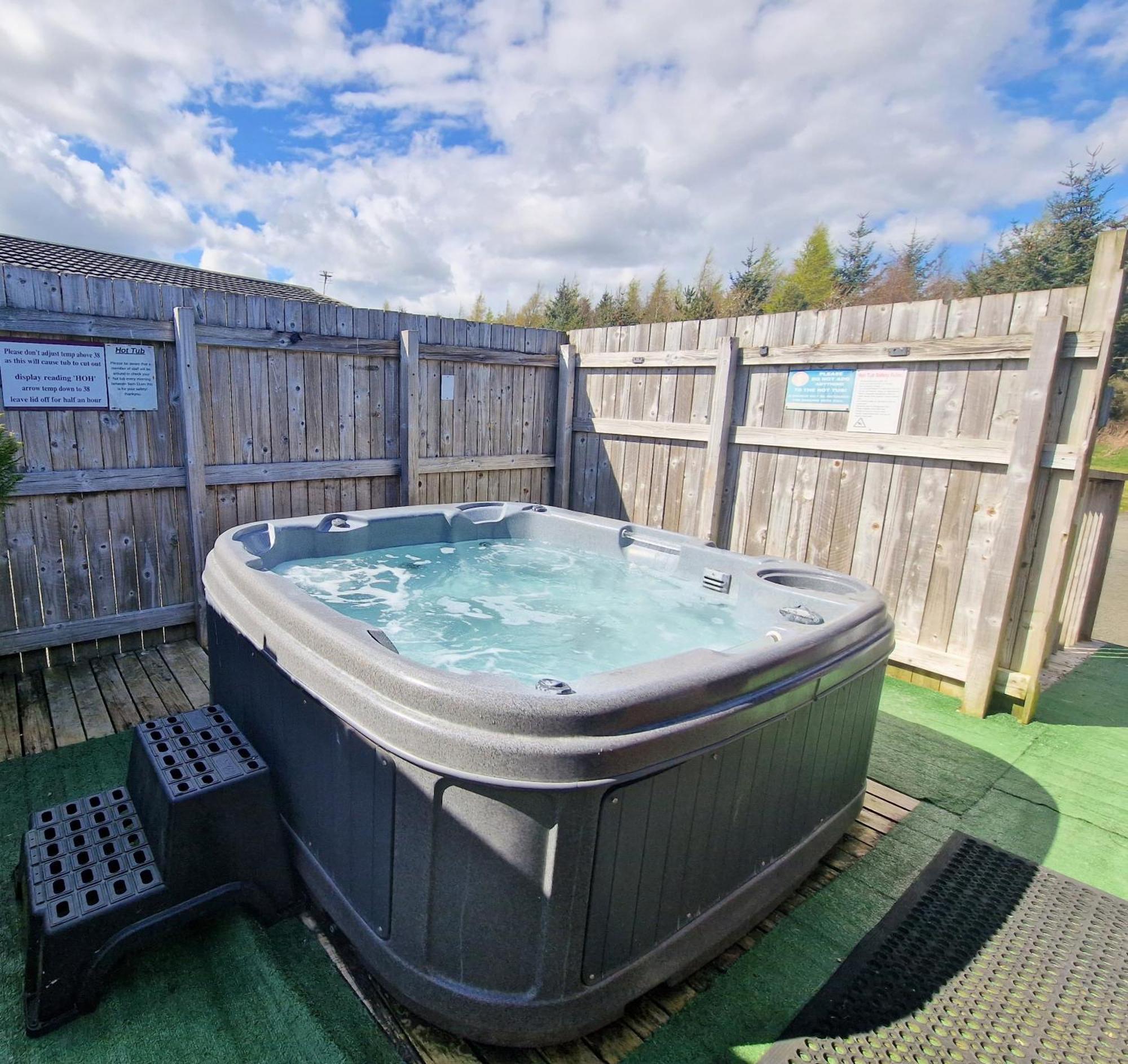 Willa Cleish 7 With Private Hot Tub - Fife - Loch Leven - Lomond Hills - Pet Friendly Kelty Zewnętrze zdjęcie